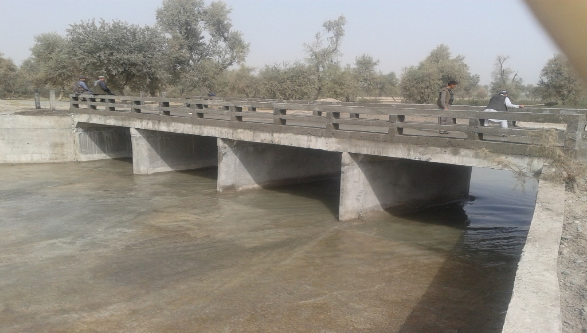 اعمار یک وایه  پل 18  متره در ولسوالی درقد ولایت تخار